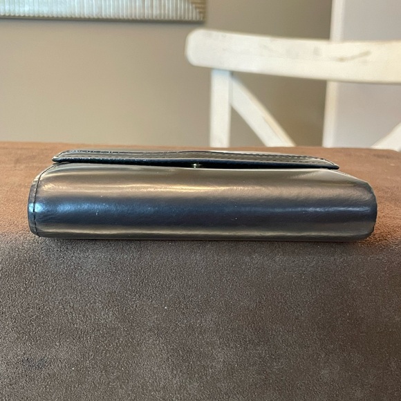 Burberry compact wallet in smooth black leather - Picture 5 of 12